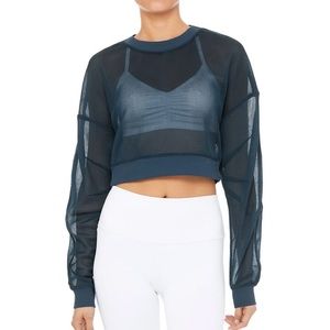 NWT ALO Yoga Row long sleeve in eclipse